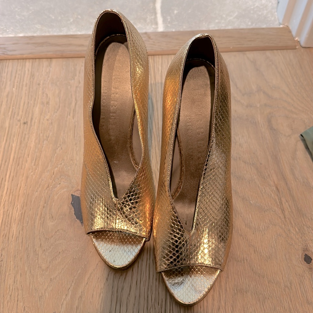 Beautiful Gold Burberry Heels
